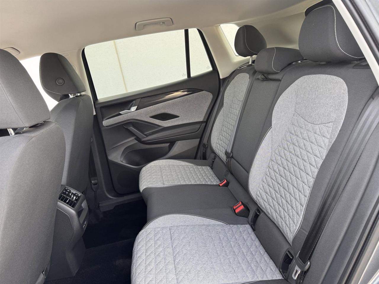 Volkswagen Tiguan 2.0T S FWD 2025