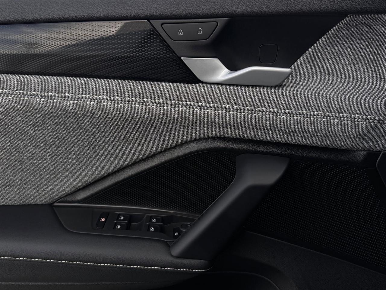 Volkswagen Tiguan 2.0T S FWD 2025