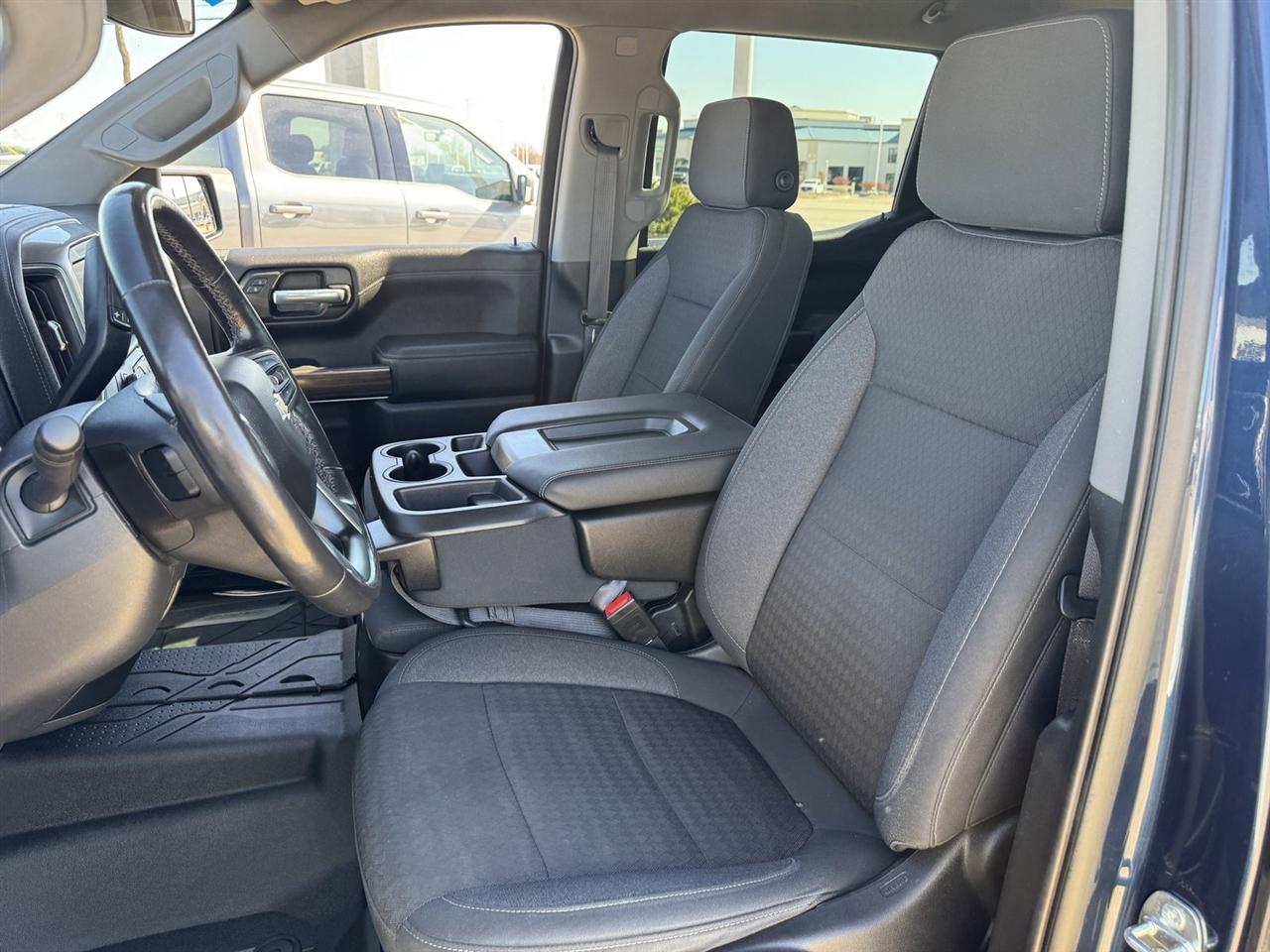 Chevrolet Silverado 1500 2WD Crew Cab 147" LT 2020