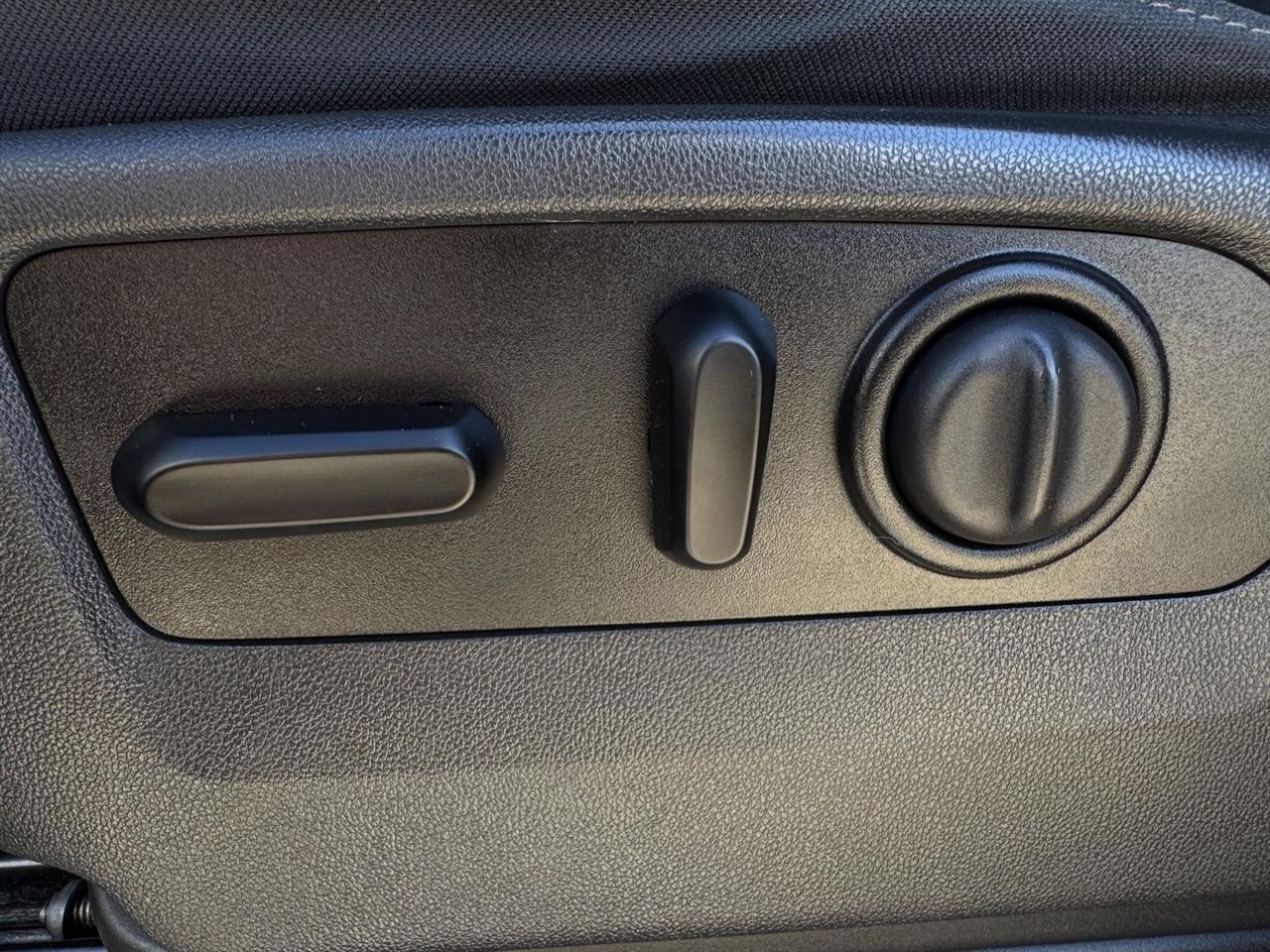 Chevrolet Silverado 1500 2WD Crew Cab 147" LT 2020