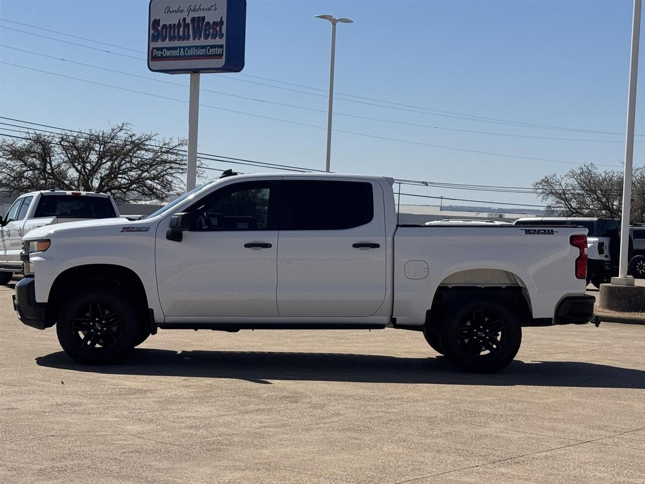 Chevrolet Silverado 1500 4WD Crew Cab 147" Custom Trail Boss 2020