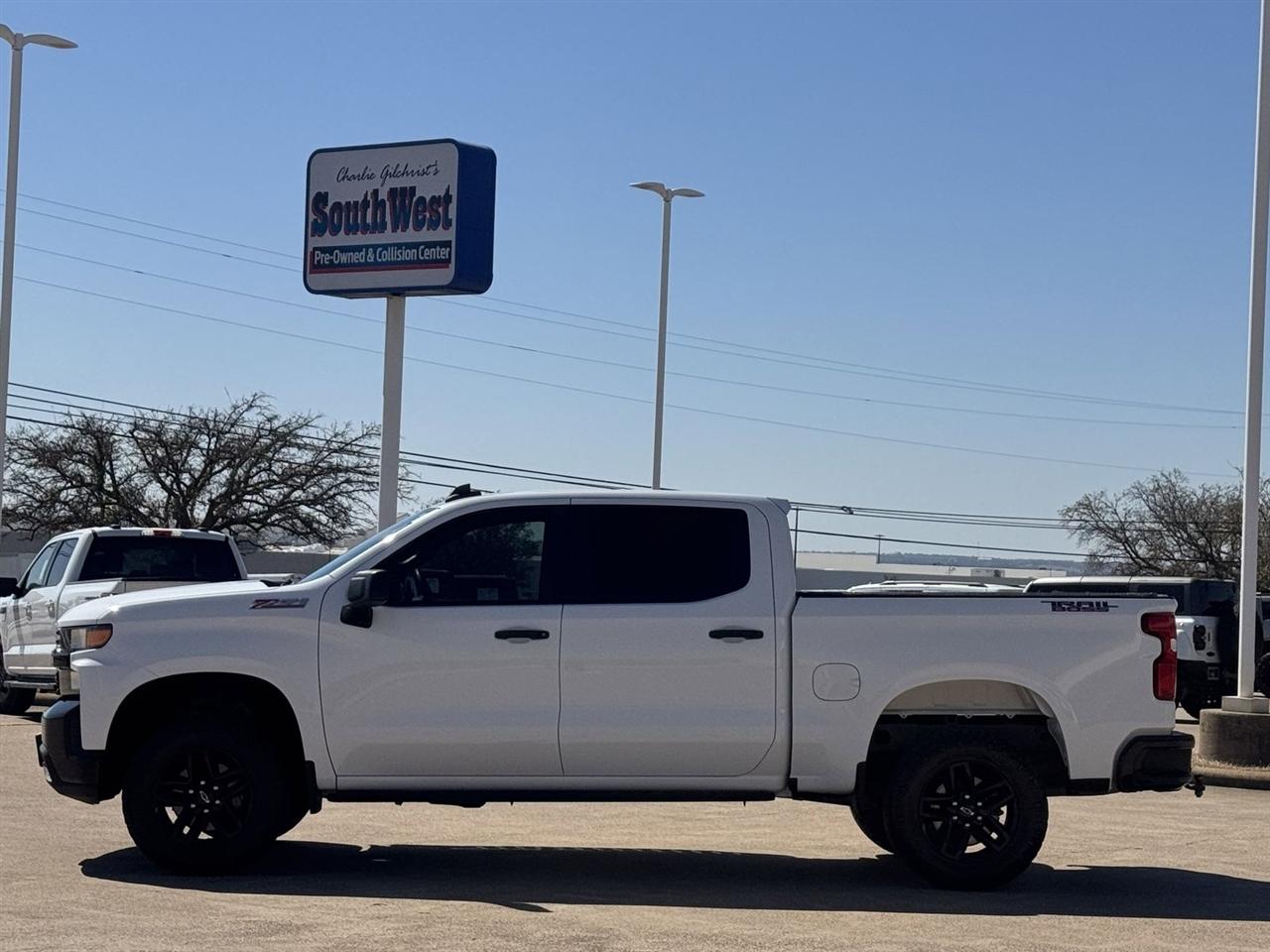 Chevrolet Silverado 1500 4WD Crew Cab 147" Custom Trail Boss 2020