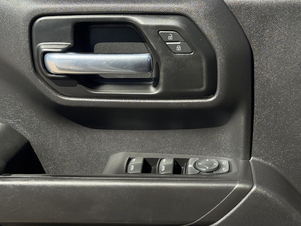 Chevrolet Silverado 1500 4WD Crew Cab 147" Custom Trail Boss 2020