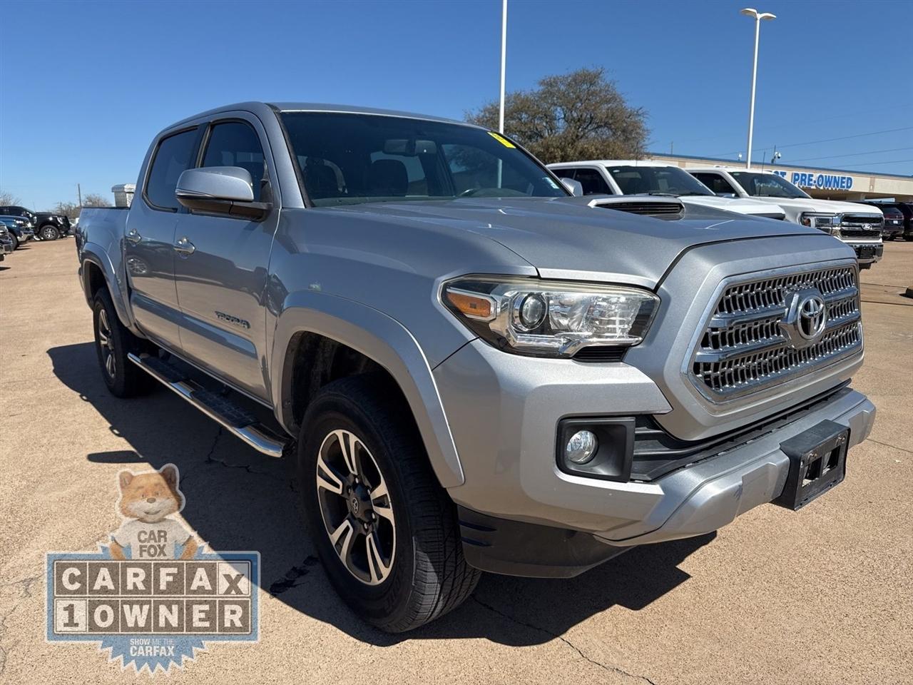 2017 Toyota Tacoma SR5 Double Cab 5' Bed V6 4x2 AT (Natl)