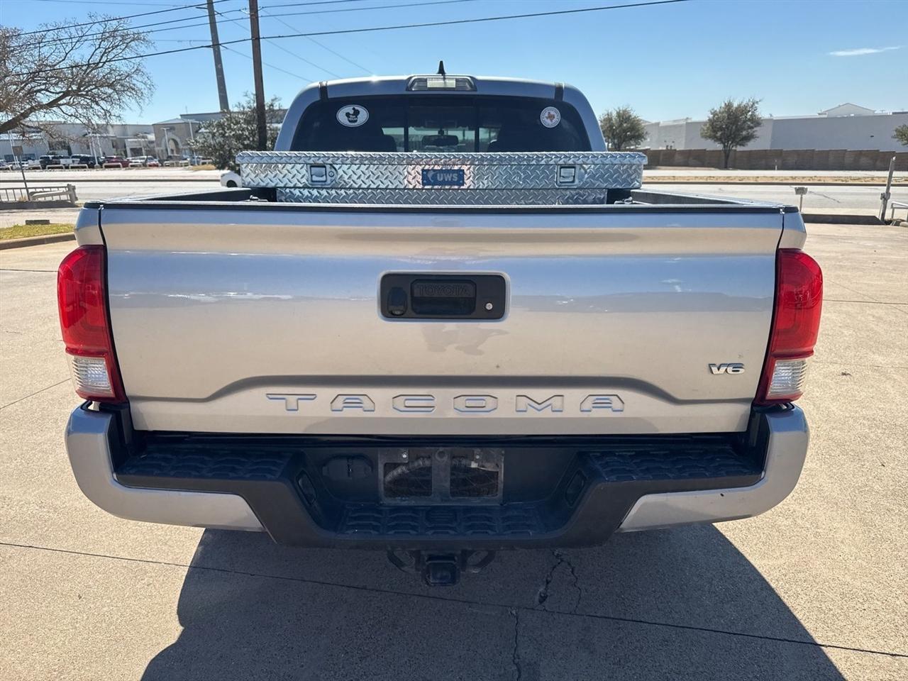 Toyota Tacoma TRD Off Road Double Cab 5' Bed V6 4x2 AT (Natl) 2017