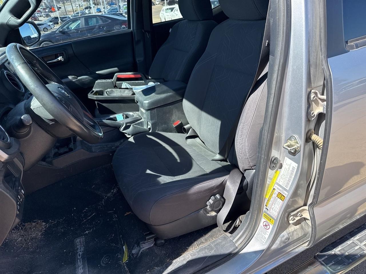 Toyota Tacoma TRD Off Road Double Cab 5' Bed V6 4x2 AT (Natl) 2017