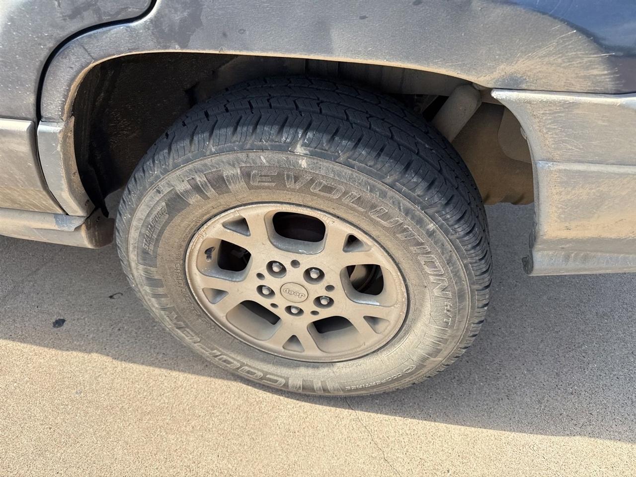 Jeep Grand Cherokee 4dr Laredo 4WD 1999