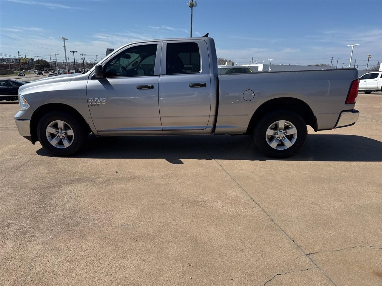 RAM 1500 Classic Tradesman 4x2 Quad Cab 6'4" Box 2021