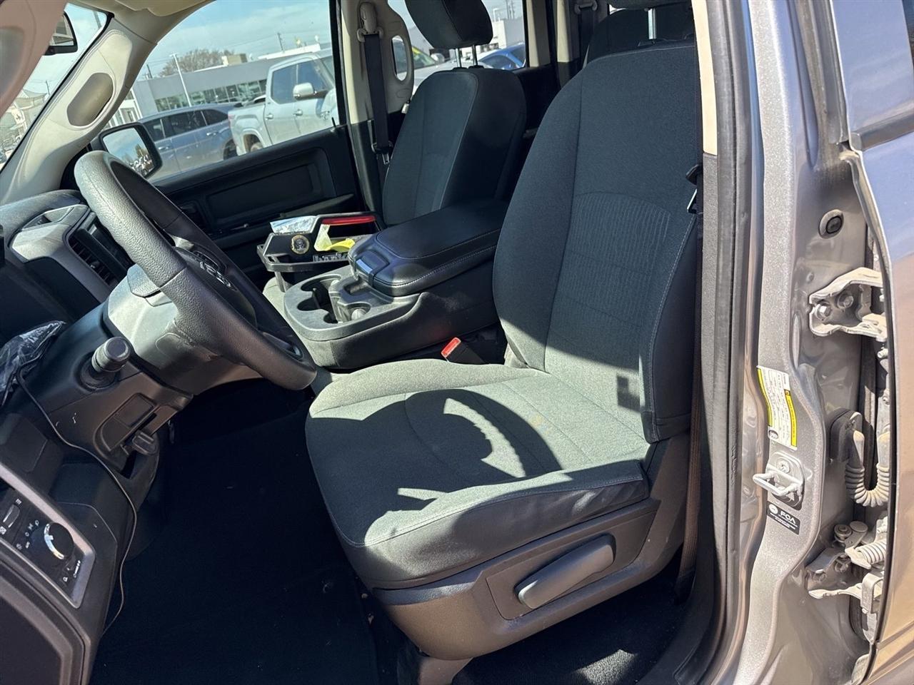 RAM 1500 Classic Tradesman 4x2 Quad Cab 6'4" Box 2021