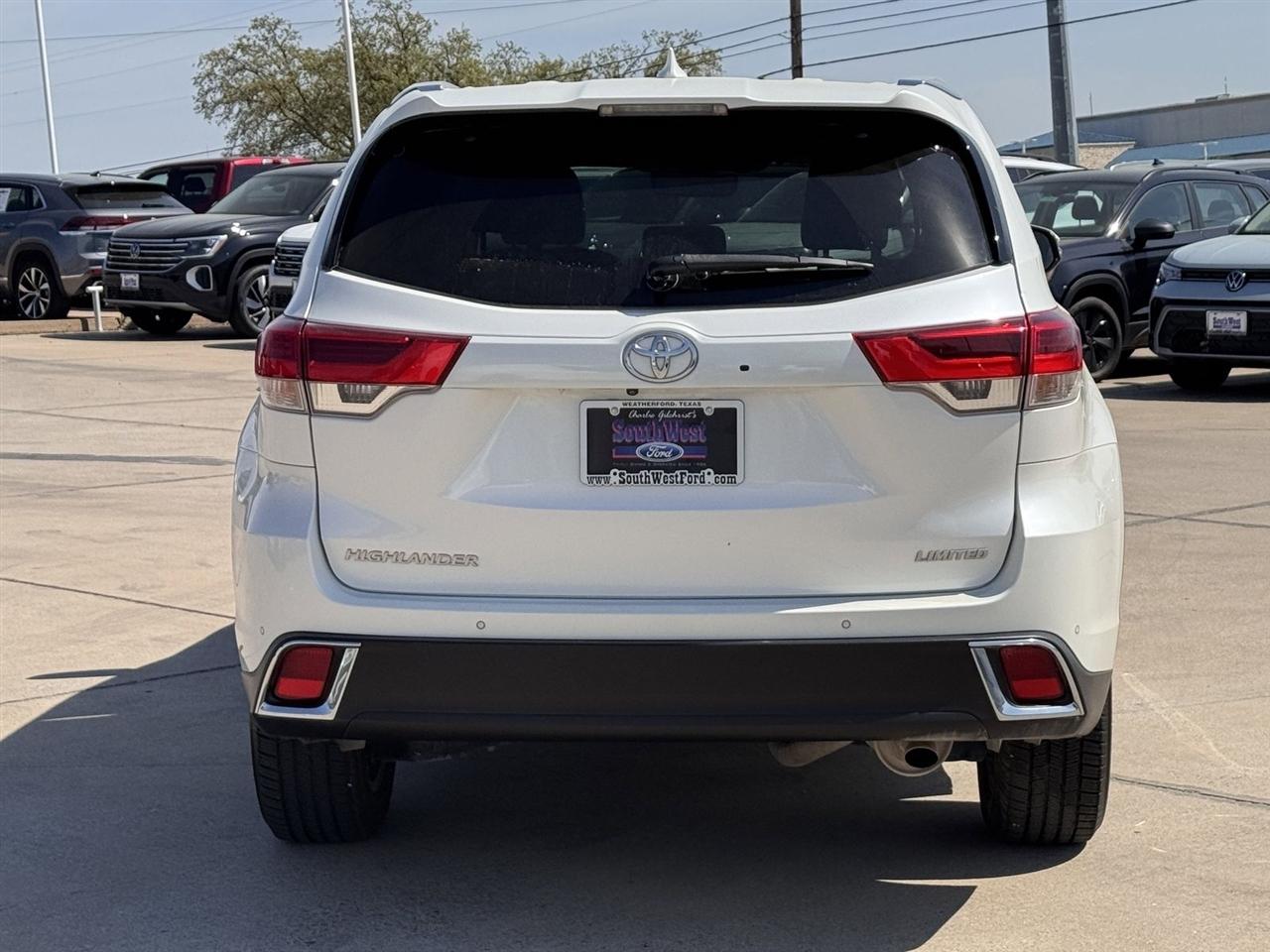 Toyota Highlander Limited V6 FWD (Natl) 2019