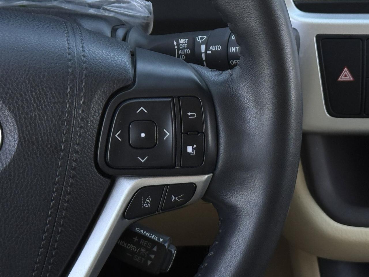 Toyota Highlander Limited V6 FWD (Natl) 2019