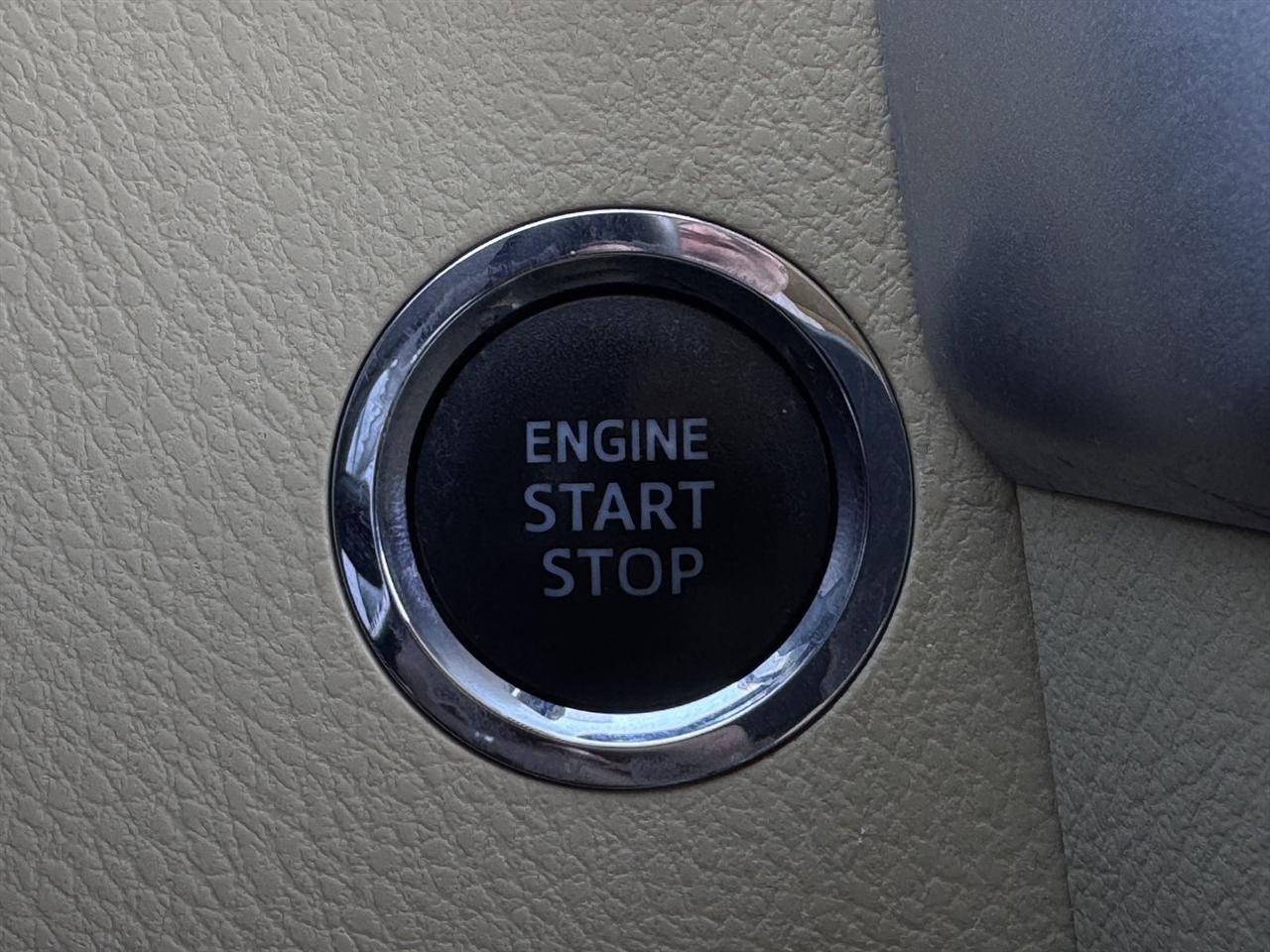 Toyota Highlander Limited V6 FWD (Natl) 2019