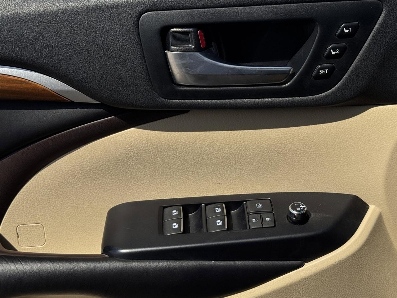 Toyota Highlander Limited V6 FWD (Natl) 2019