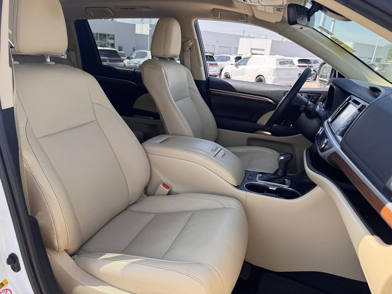 Toyota Highlander Limited V6 FWD (Natl) 2019