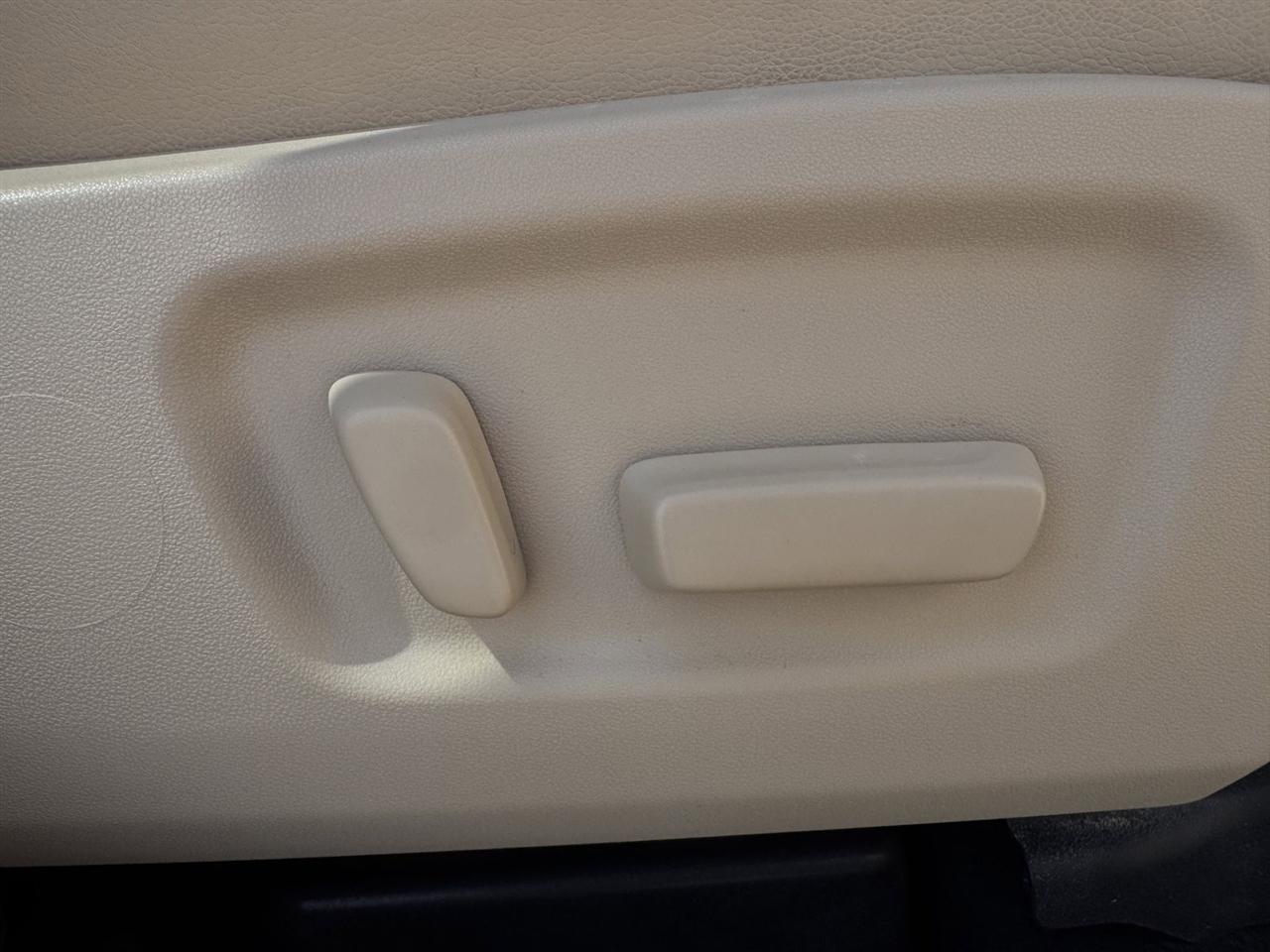 Toyota Highlander Limited V6 FWD (Natl) 2019