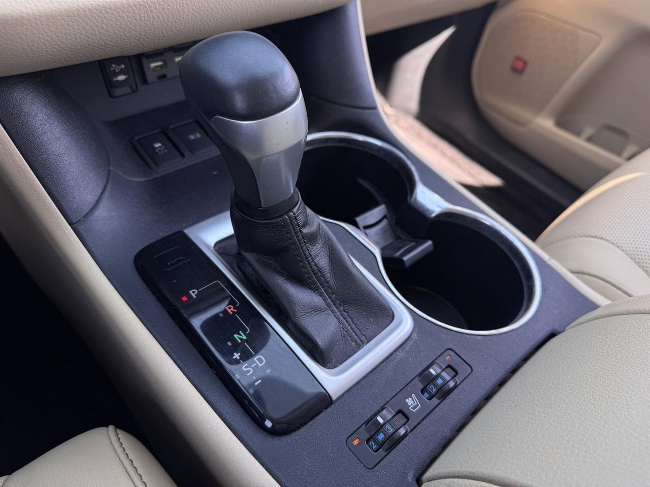 Toyota Highlander Limited V6 FWD (Natl) 2019