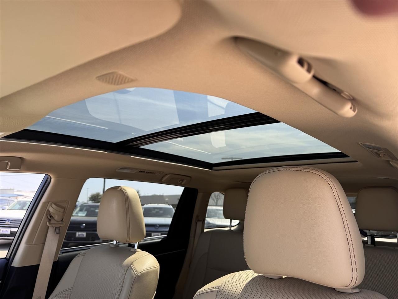 Toyota Highlander Limited V6 FWD (Natl) 2019