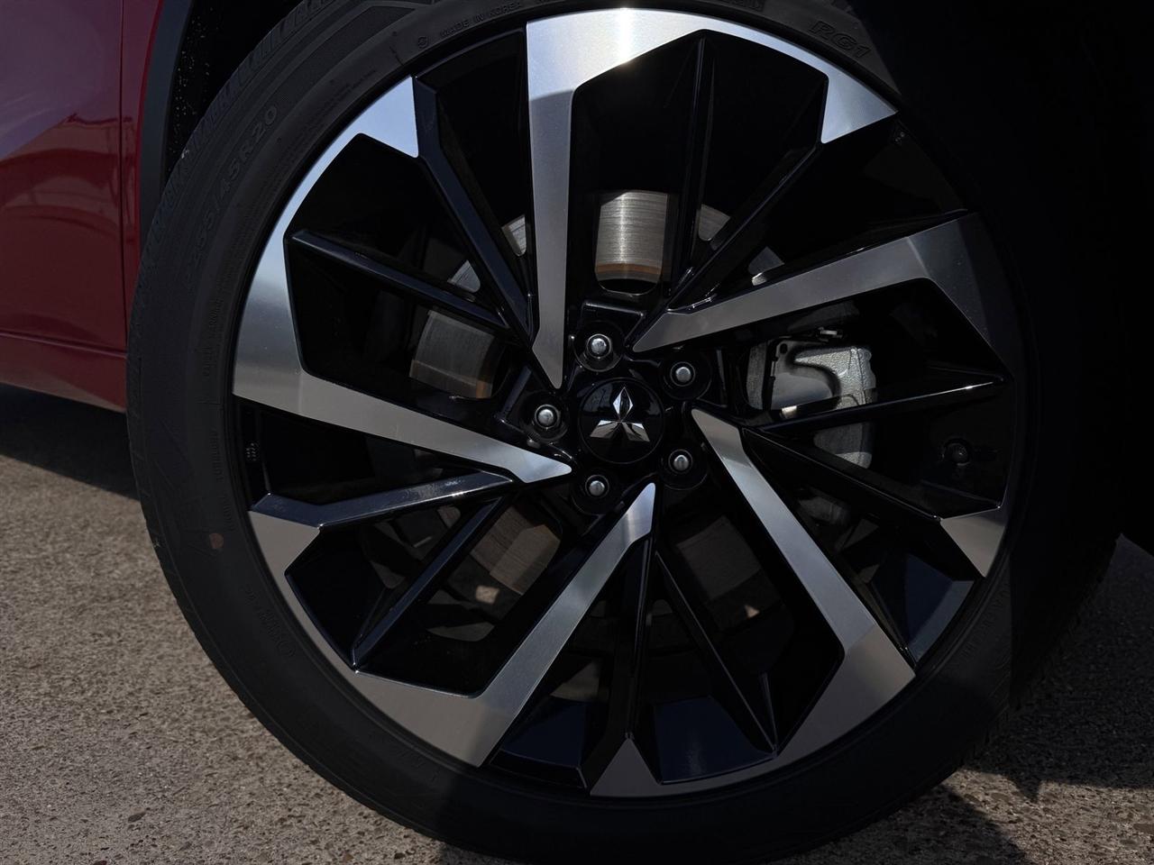 Mitsubishi Outlander PHEV 40th Anniversary S-AWC 2023