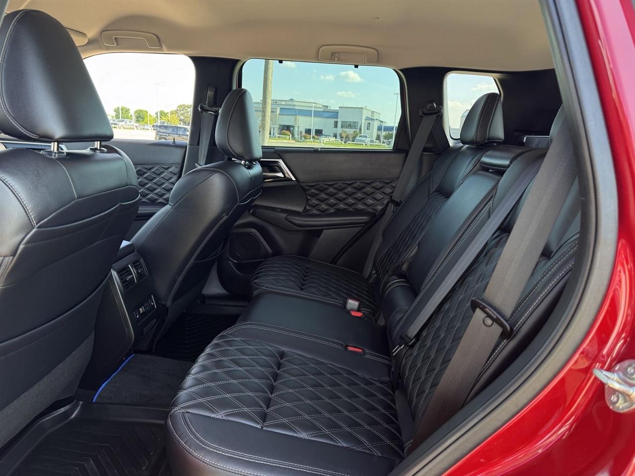 Mitsubishi Outlander PHEV 40th Anniversary S-AWC 2023