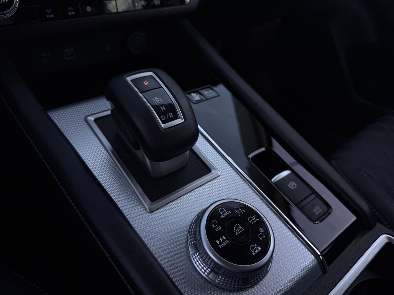 Mitsubishi Outlander PHEV 40th Anniversary S-AWC 2023