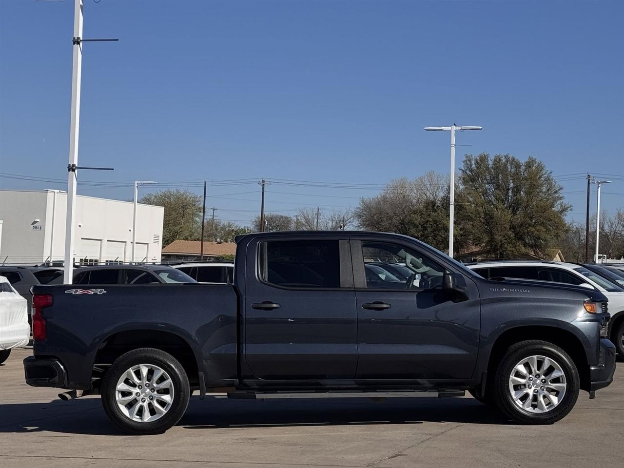 Chevrolet Silverado 1500 4WD Crew Cab 147" Custom 2021