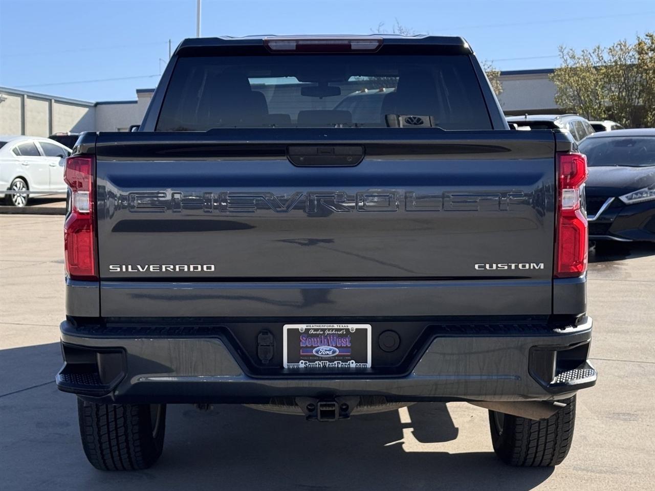Chevrolet Silverado 1500 4WD Crew Cab 147" Custom 2021