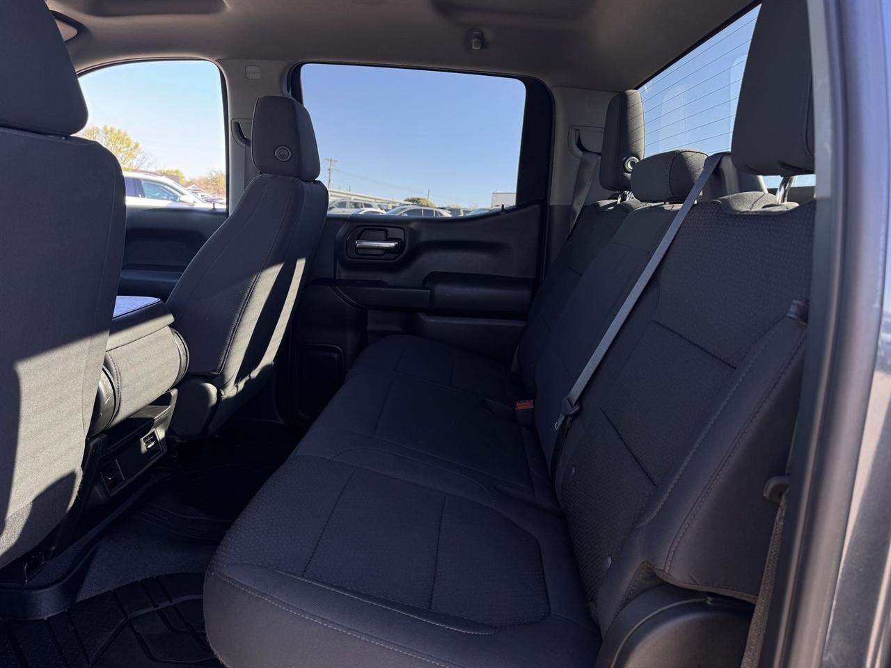 Chevrolet Silverado 1500 4WD Crew Cab 147" Custom 2021