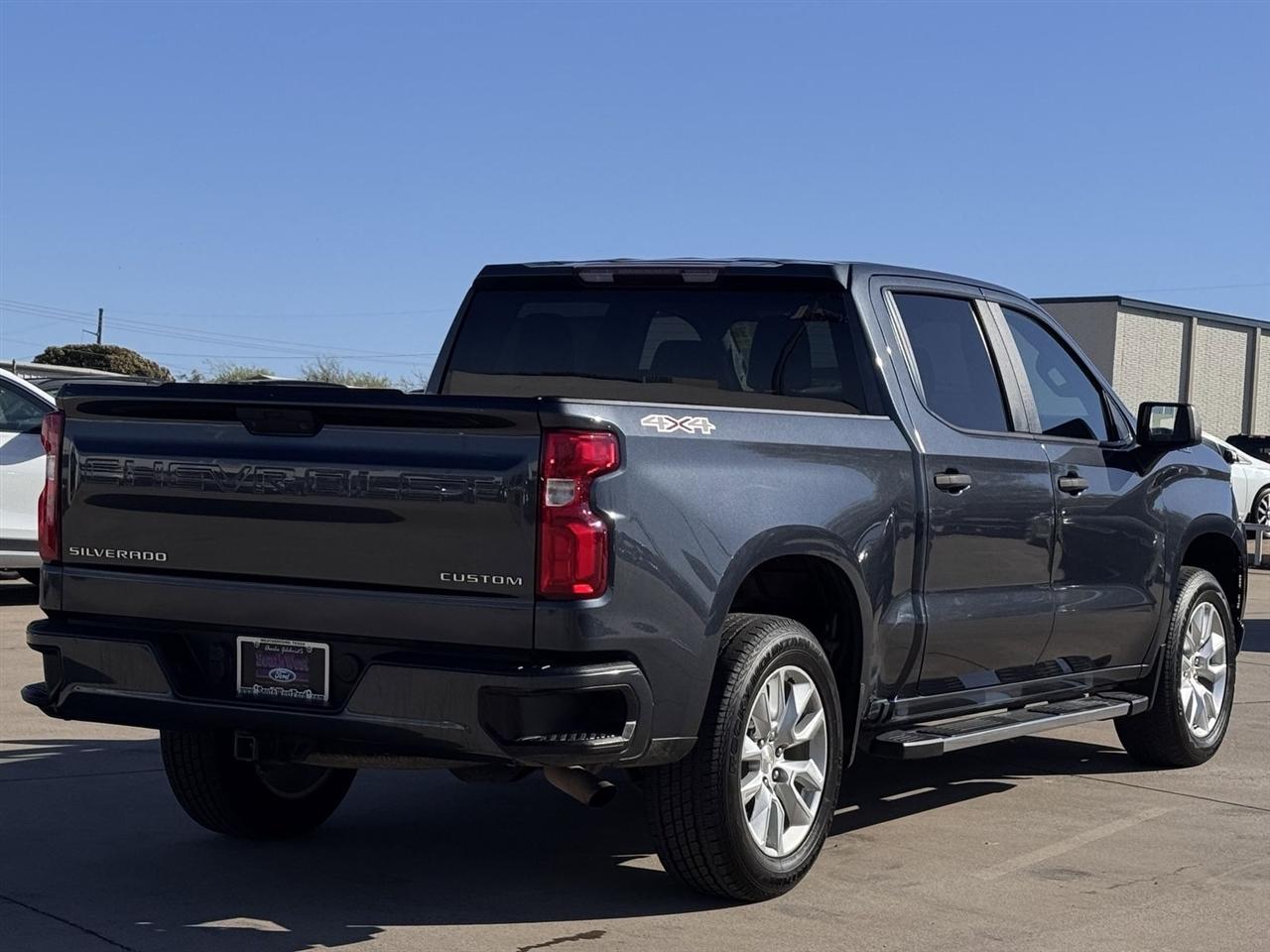 Chevrolet Silverado 1500 4WD Crew Cab 147" Custom 2021