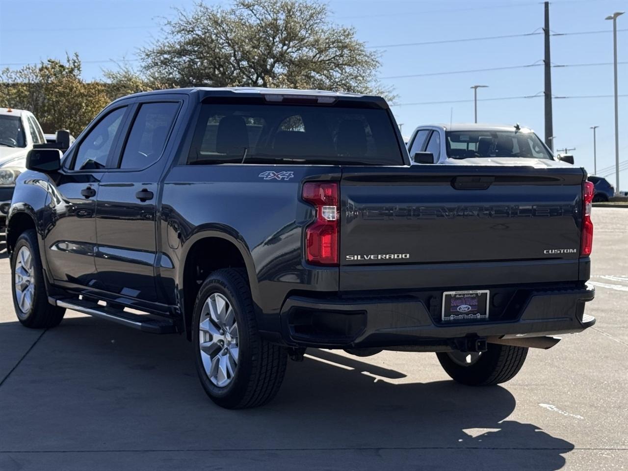 Chevrolet Silverado 1500 4WD Crew Cab 147" Custom 2021