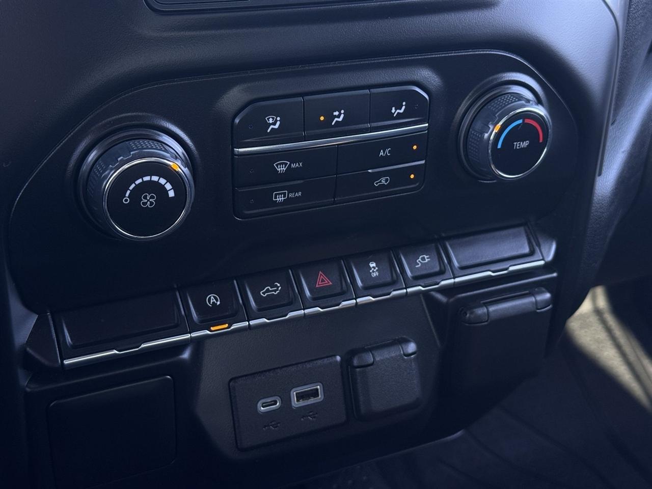 Chevrolet Silverado 1500 4WD Crew Cab 147" Custom 2021