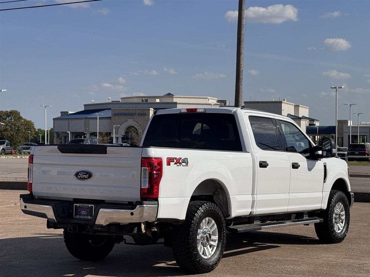 Ford Super Duty F-250 SRW King Ranch 4WD Crew Cab 8' Box 2018
