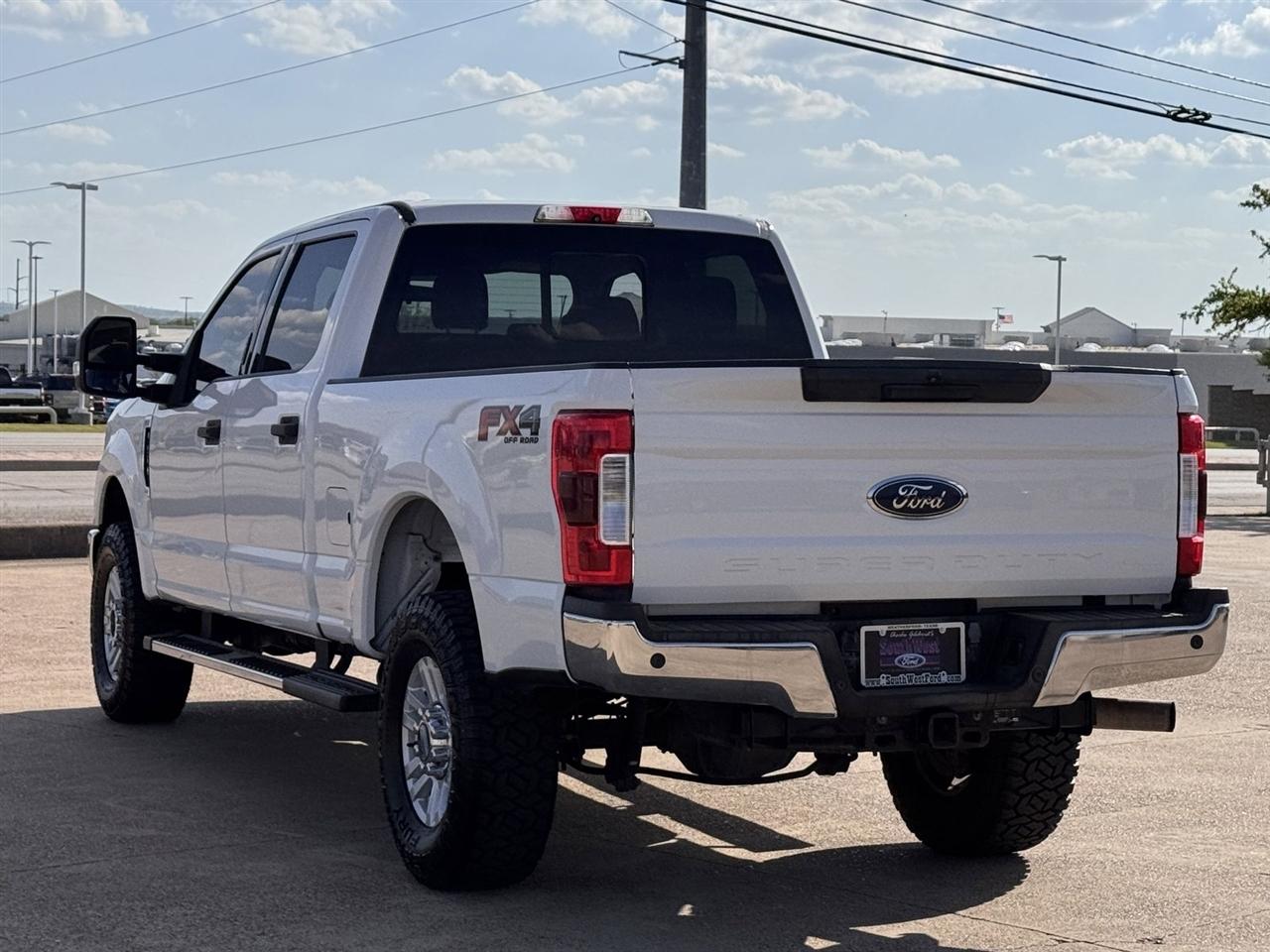 Ford Super Duty F-250 SRW King Ranch 4WD Crew Cab 8' Box 2018