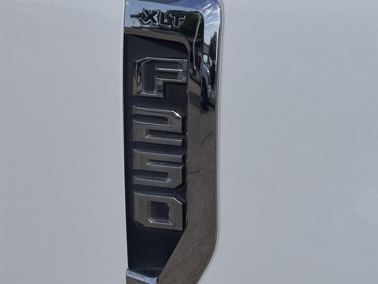 Ford Super Duty F-250 SRW King Ranch 4WD Crew Cab 8' Box 2018