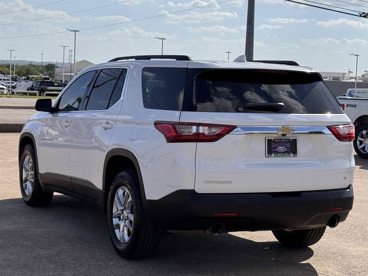 Chevrolet Traverse FWD 4dr LT Leather 2021