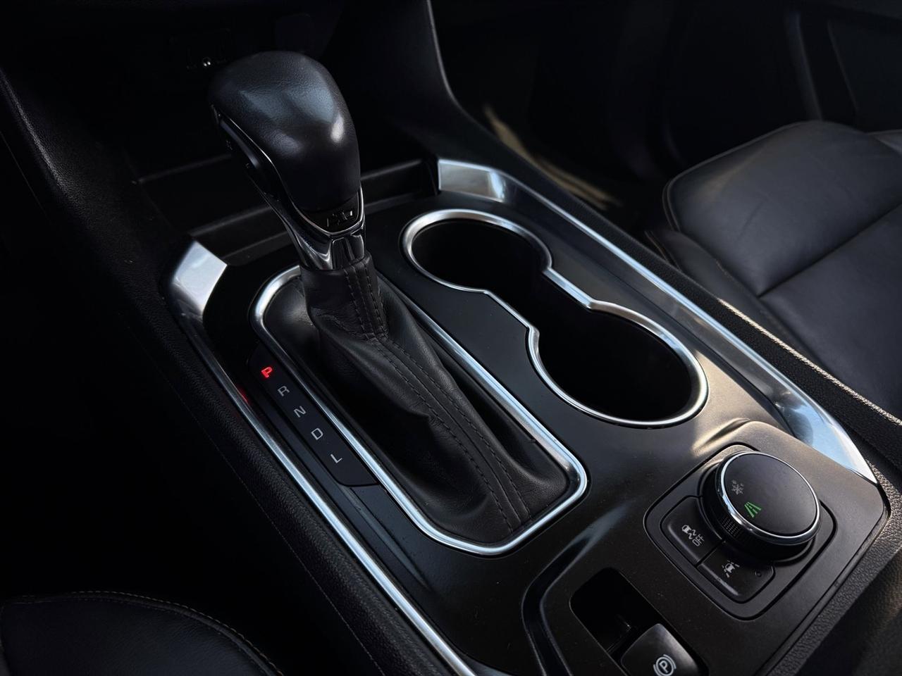 Chevrolet Traverse FWD 4dr LT Leather 2021