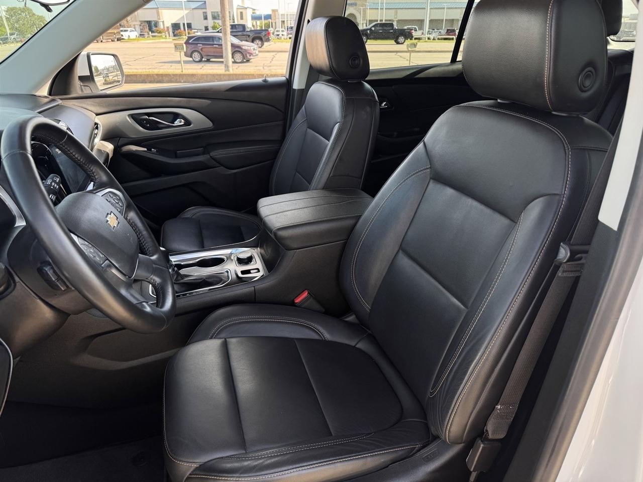 Chevrolet Traverse FWD 4dr LT Leather 2021