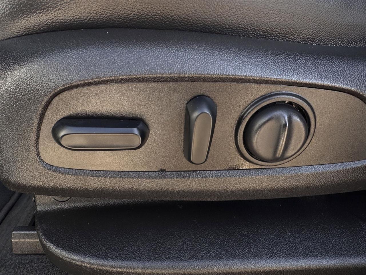 Chevrolet Traverse FWD 4dr LT Leather 2021