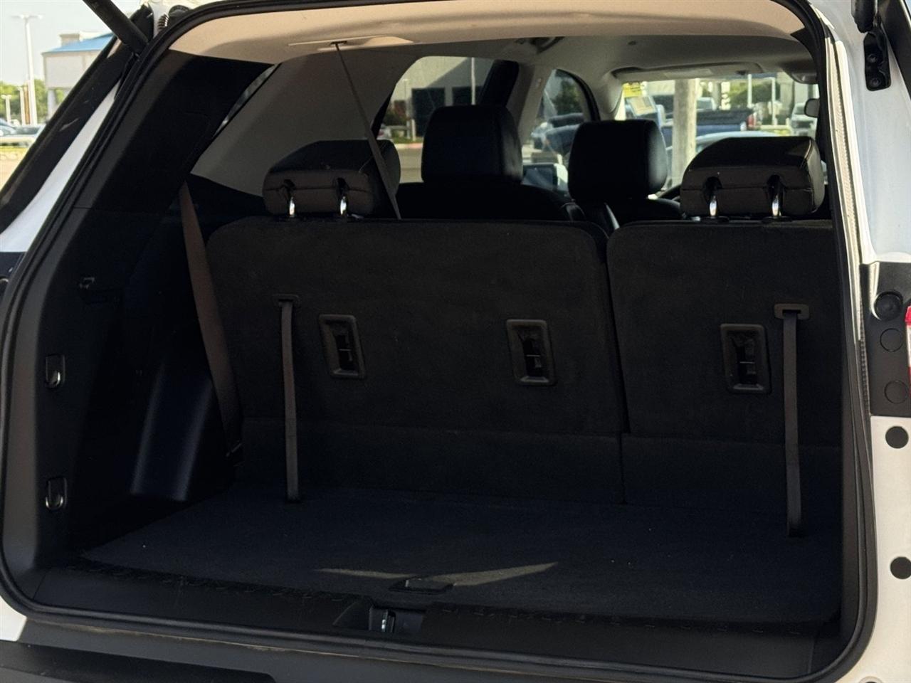 Chevrolet Traverse FWD 4dr LT Leather 2021