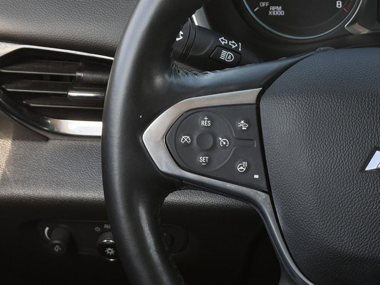 Chevrolet Traverse FWD 4dr LT Leather 2021