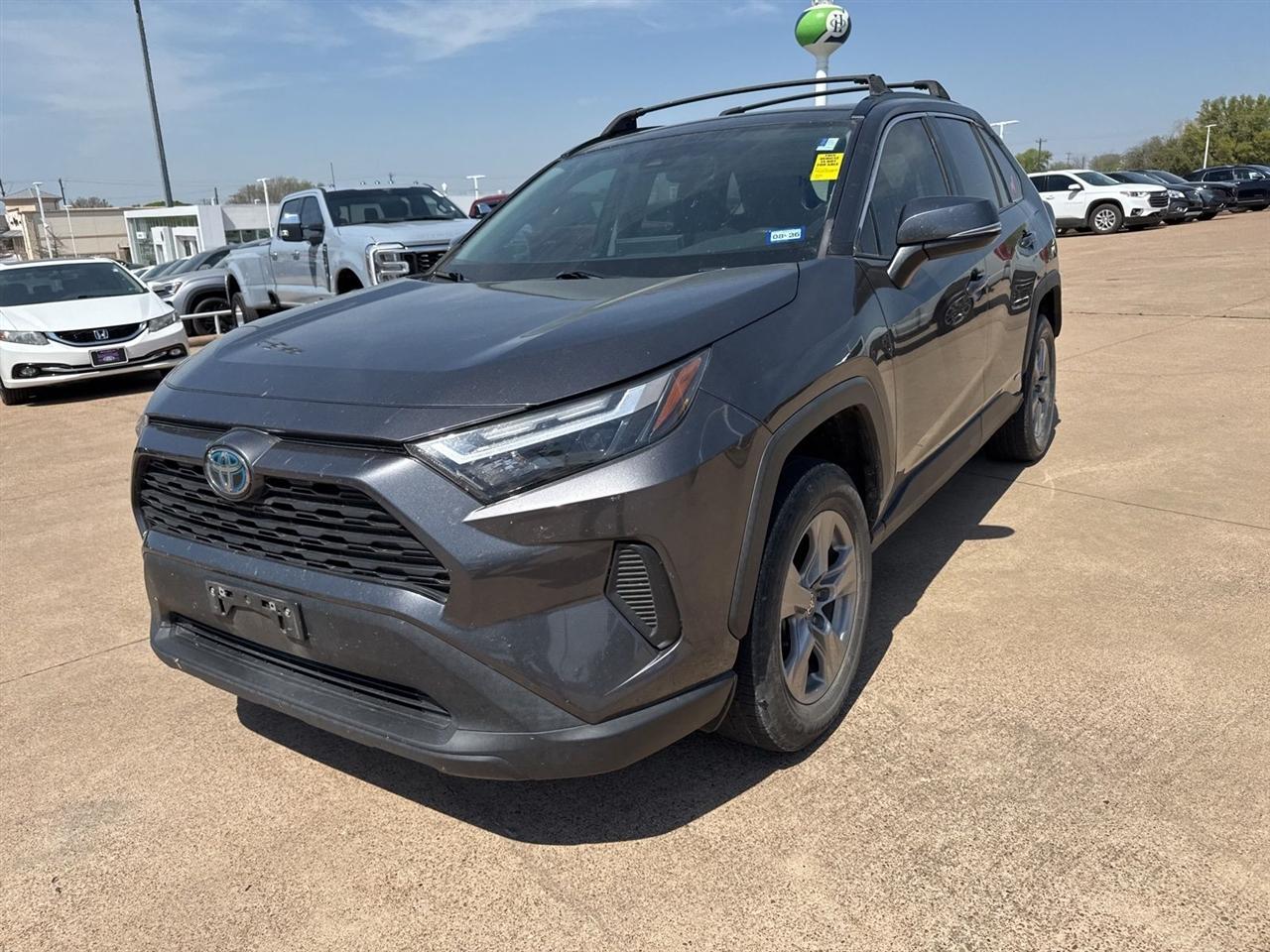 Toyota RAV4 Hybrid XLE AWD (Natl) 2022