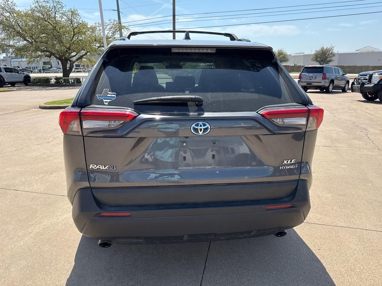 Toyota RAV4 Hybrid XLE AWD (Natl) 2022