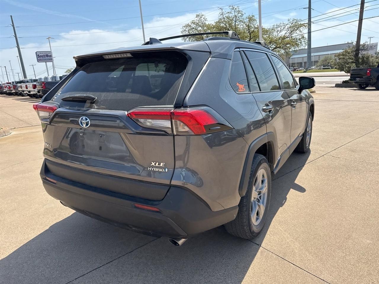 Toyota RAV4 Hybrid XLE AWD (Natl) 2022