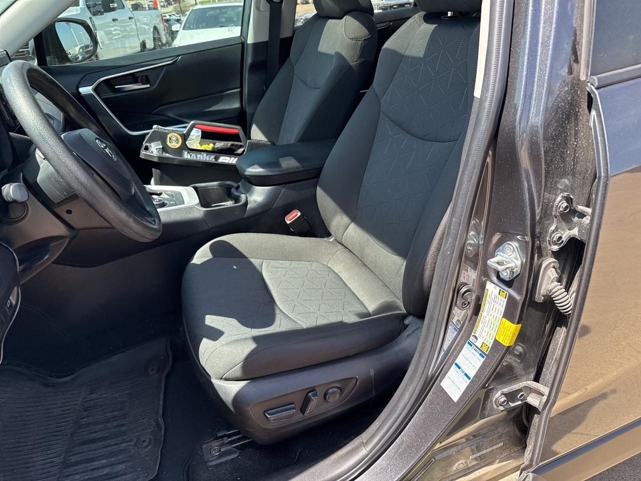 Toyota RAV4 Hybrid XLE AWD (Natl) 2022