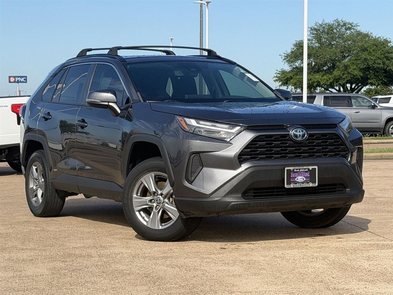 2022 Toyota RAV4 Hybrid XLE AWD (Natl)