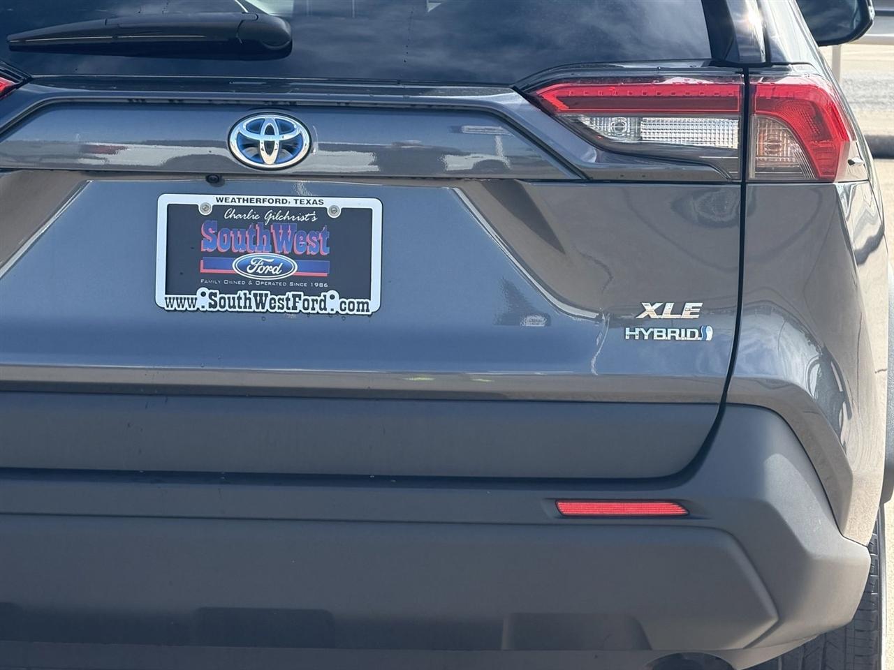 Toyota RAV4 Hybrid XLE AWD (Natl) 2022