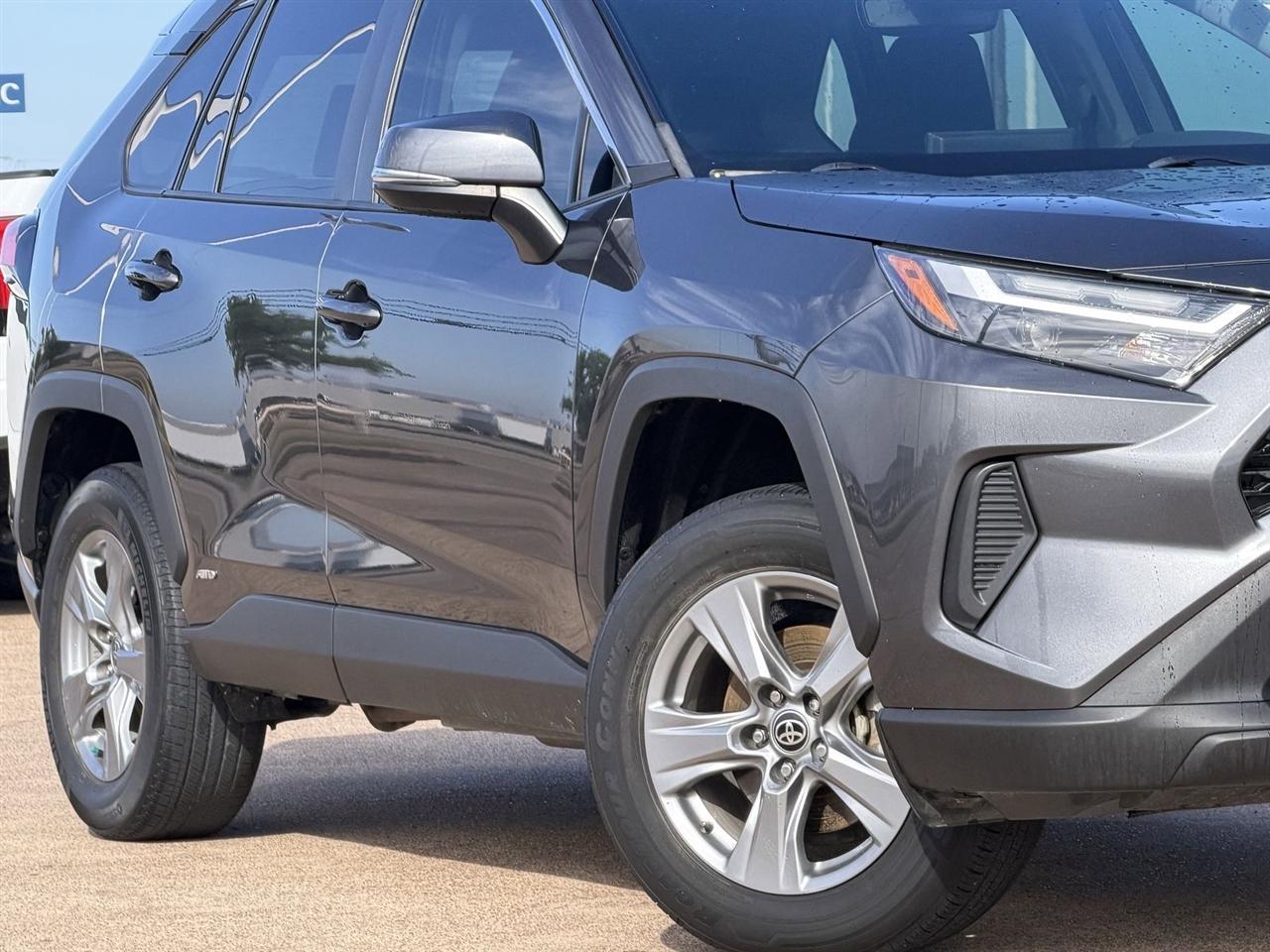 Toyota RAV4 Hybrid XLE AWD (Natl) 2022