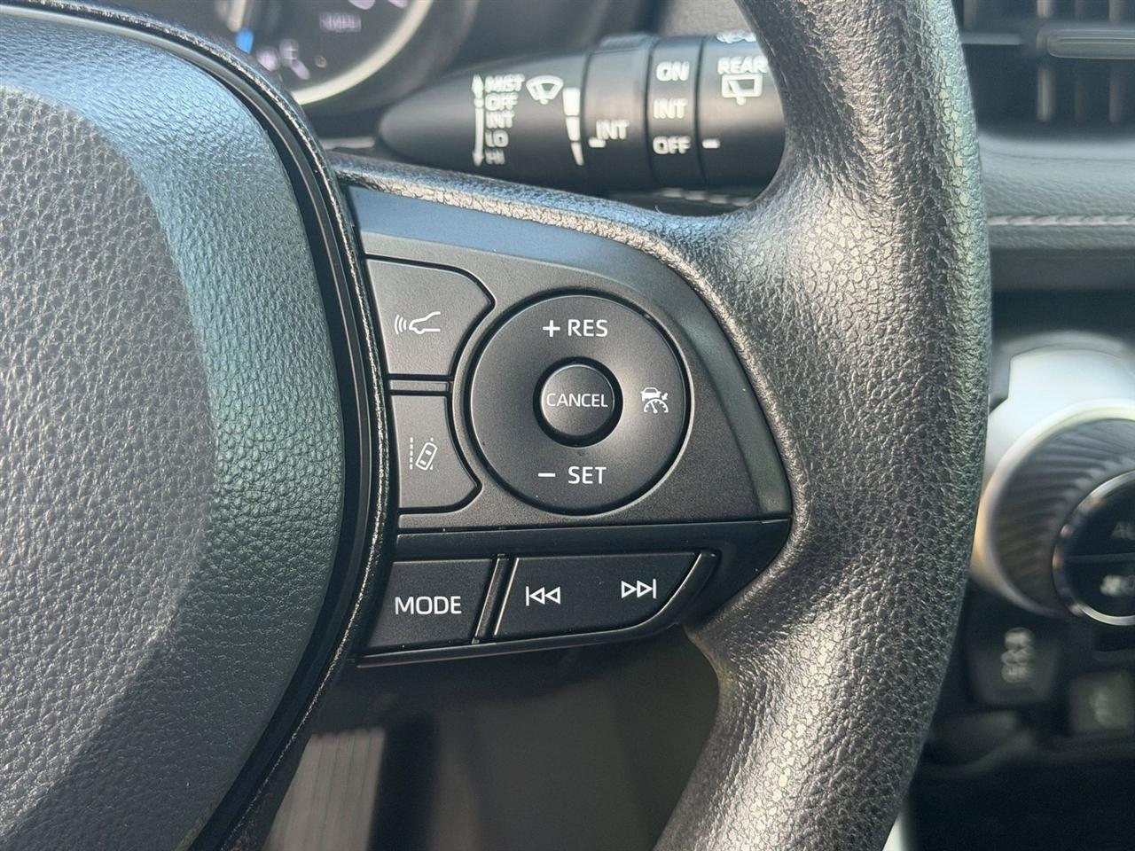 Toyota RAV4 Hybrid XLE AWD (Natl) 2022