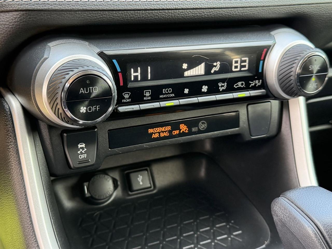 Toyota RAV4 Hybrid XLE AWD (Natl) 2022