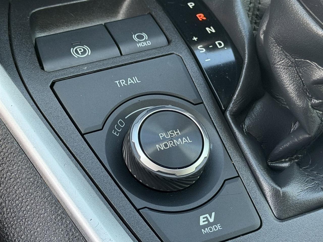 Toyota RAV4 Hybrid XLE AWD (Natl) 2022