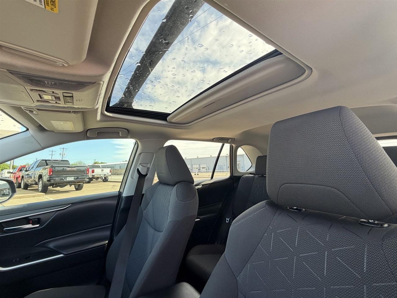 Toyota RAV4 Hybrid XLE AWD (Natl) 2022